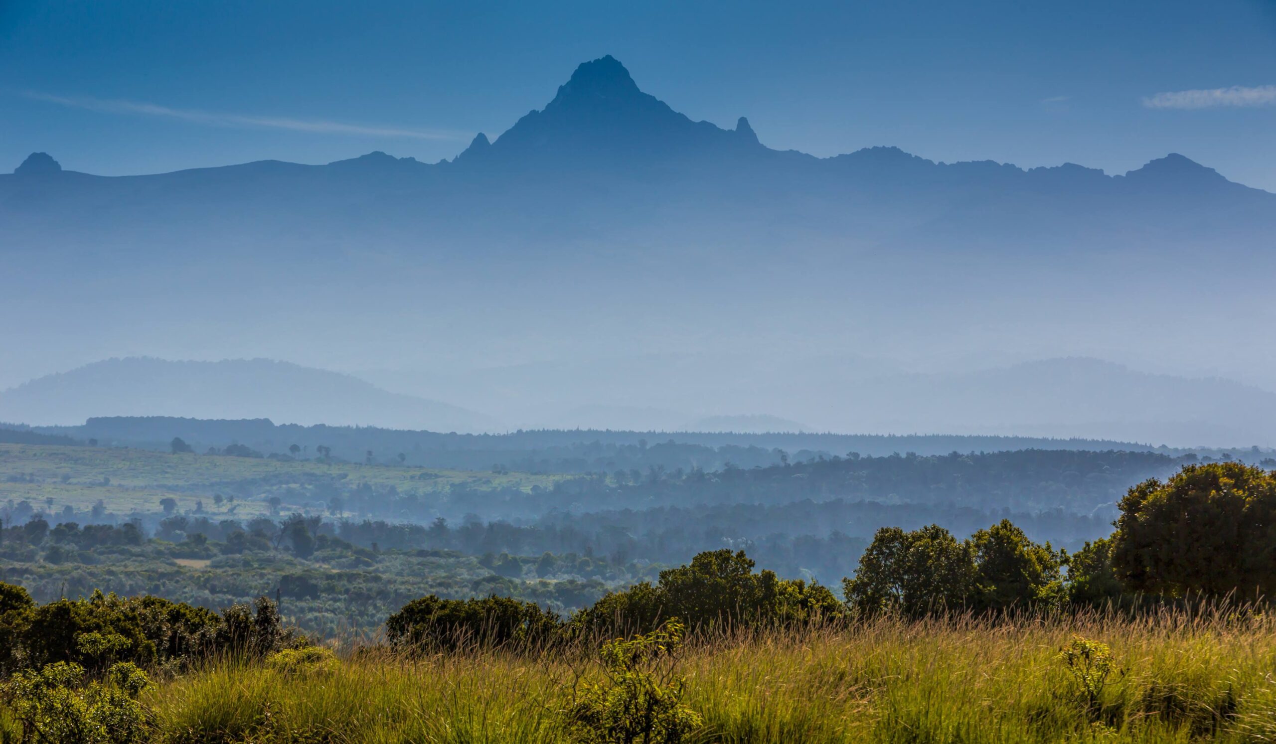 Mount Kenya via Sirimon Route (1/5) | Sirimon Gate (2.640 m) – Old Moses Camp (3.340 m)