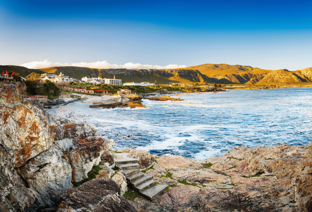 Klipper ved Grotto-stranden på Sydafrikas kyst